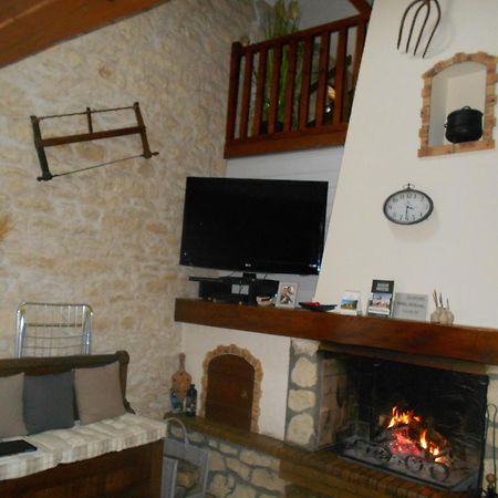 La Taillee Marais Poitevin Bord Riviere Peche ,Barque, Velos, Wifi, Linge, Cheminee, Cuisine, Terrain De Boules מראה חיצוני תמונה