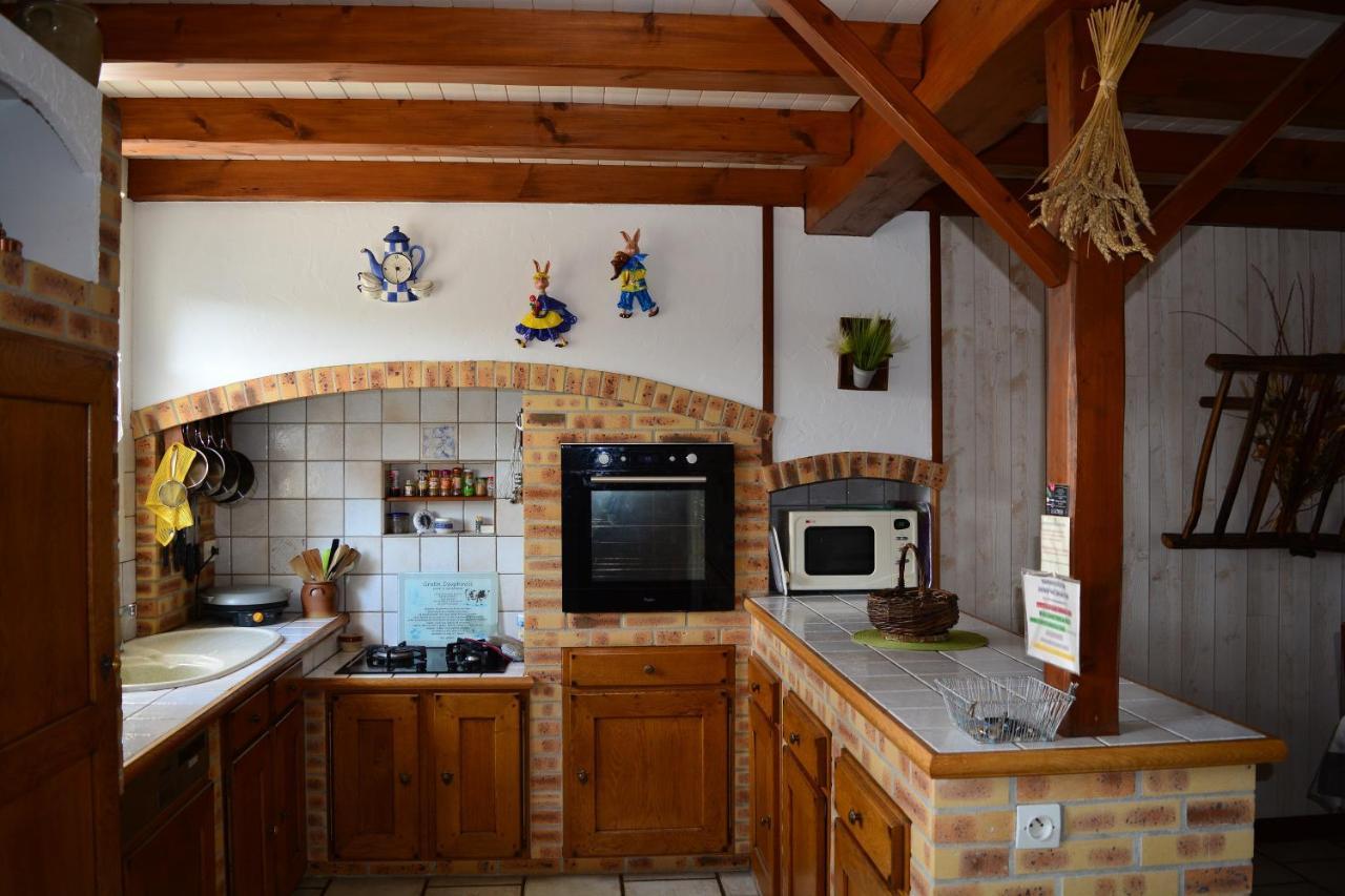 La Taillee Marais Poitevin Bord Riviere Peche ,Barque, Velos, Wifi, Linge, Cheminee, Cuisine, Terrain De Boules מראה חיצוני תמונה