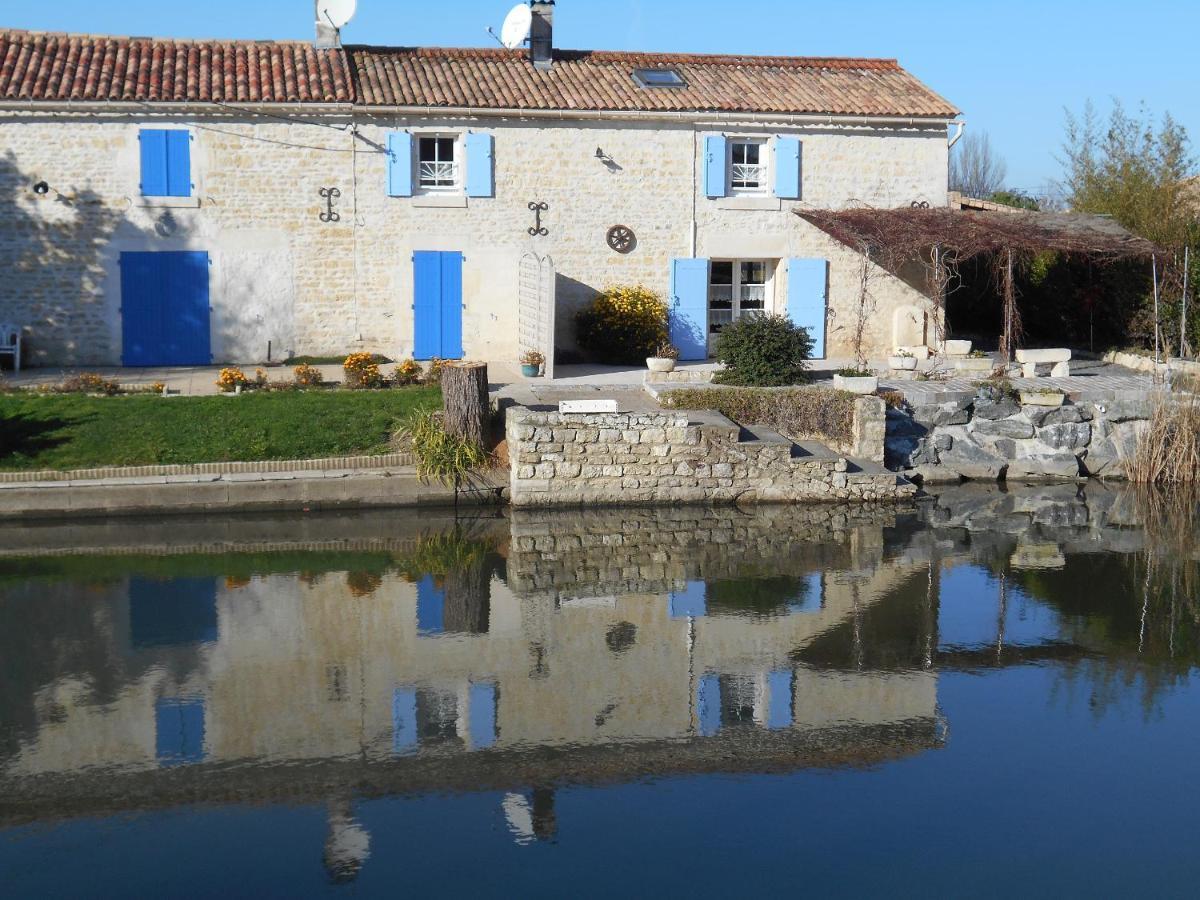 La Taillee Marais Poitevin Bord Riviere Peche ,Barque, Velos, Wifi, Linge, Cheminee, Cuisine, Terrain De Boules מראה חיצוני תמונה