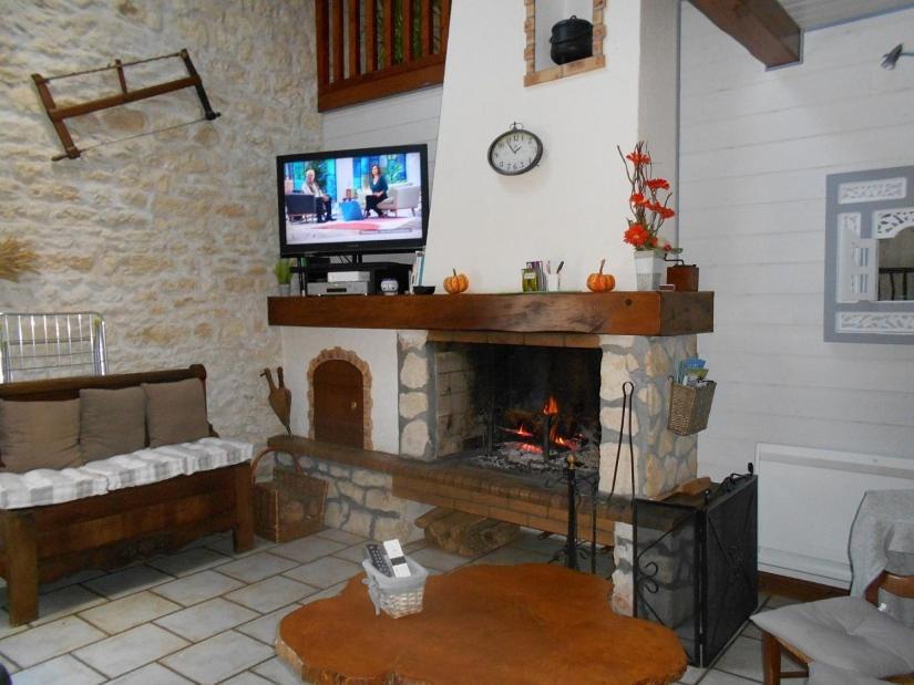 La Taillee Marais Poitevin Bord Riviere Peche ,Barque, Velos, Wifi, Linge, Cheminee, Cuisine, Terrain De Boules מראה חיצוני תמונה