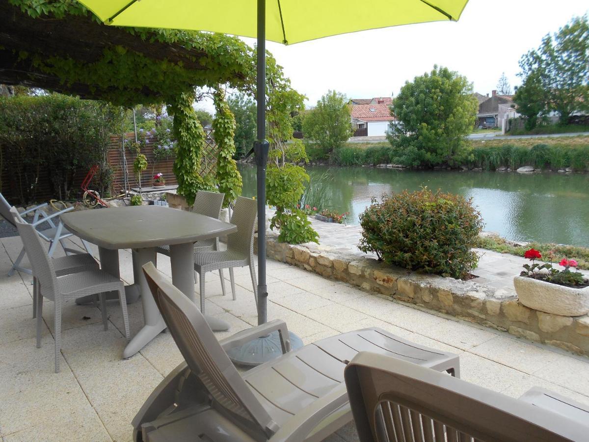 La Taillee Marais Poitevin Bord Riviere Peche ,Barque, Velos, Wifi, Linge, Cheminee, Cuisine, Terrain De Boules מראה חיצוני תמונה